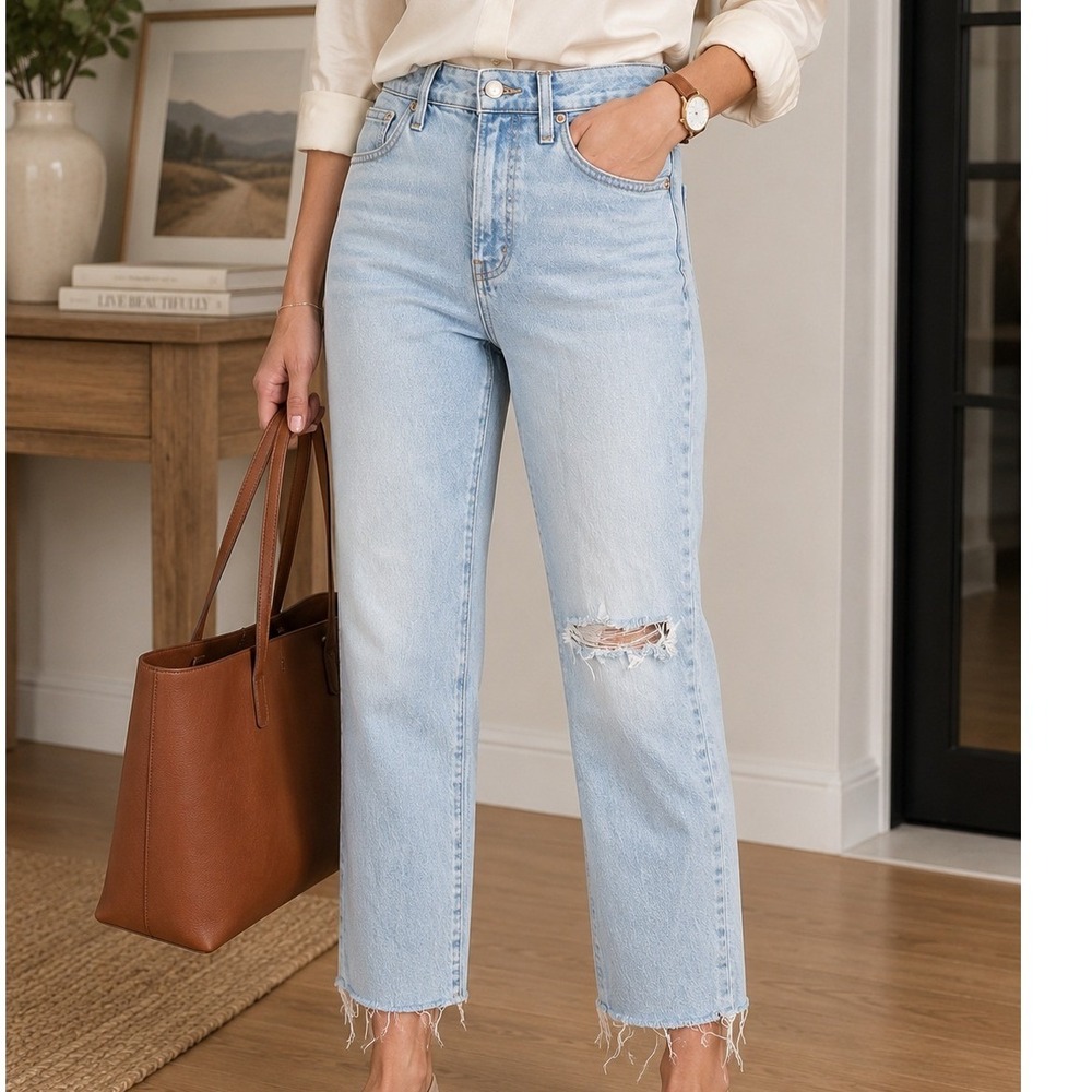 Madewell The Curvy Perfect Vintage Jean Light Wash Distressed Raw Hem Size 28